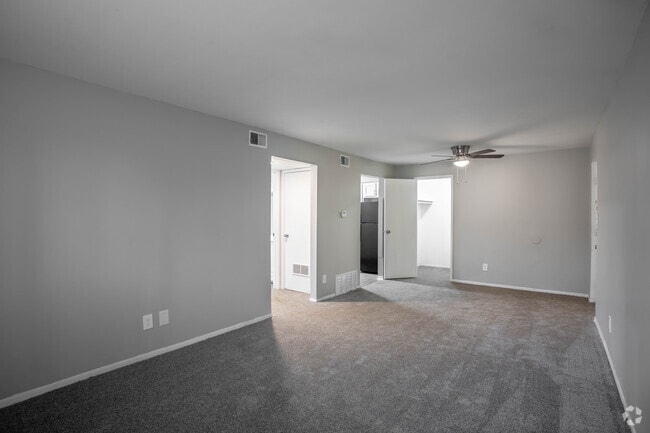 Interior Photo - Clear Stone Place