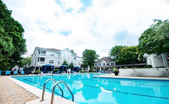 Piscina - Wildwood Ridge Apartments