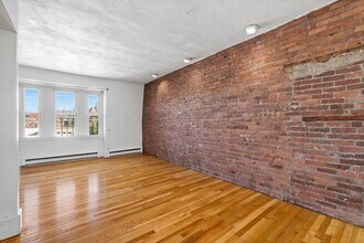Building Photo - 36 Dartmouth St