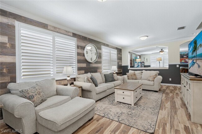Foto del edificio - 8542 Sumner Ave