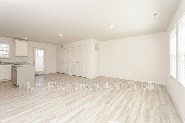Foto del edificio - 2808 Carrollwood Dr