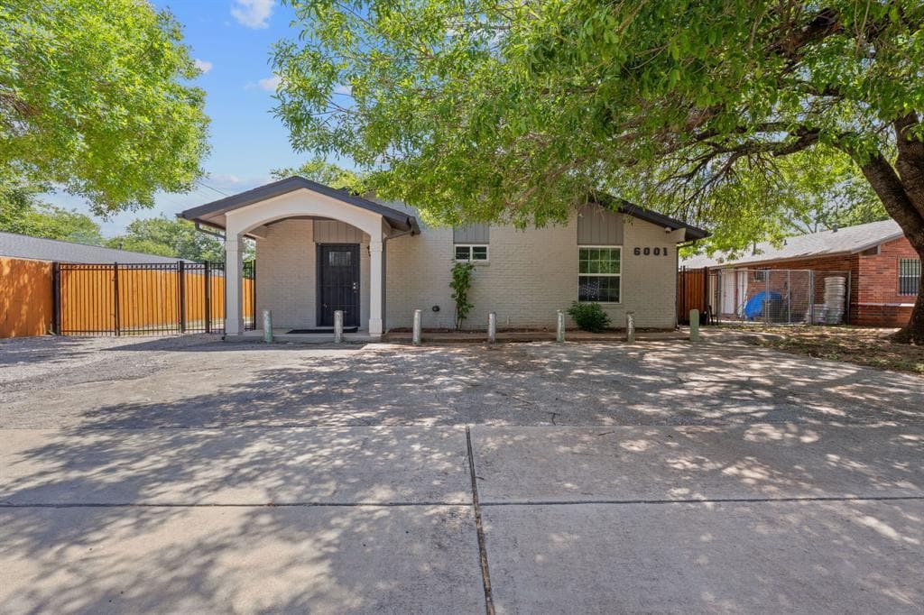 Primary Photo - 6001 Jain Ln