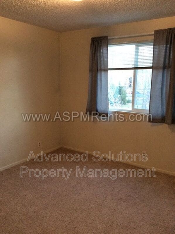 Building Photo - 1040 Quail Park Dr