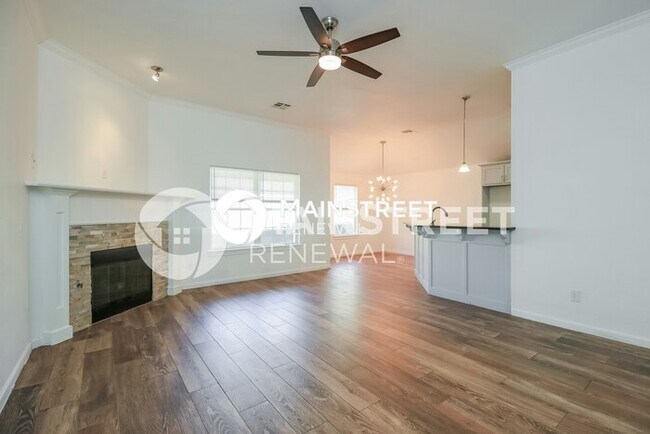 Building Photo - 3 Bedroom Pet-Friendly Home in Oklahoma City, OK with Main Street Renewal