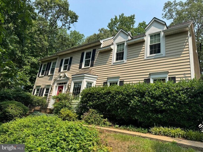 Building Photo - 655 Lancaster St