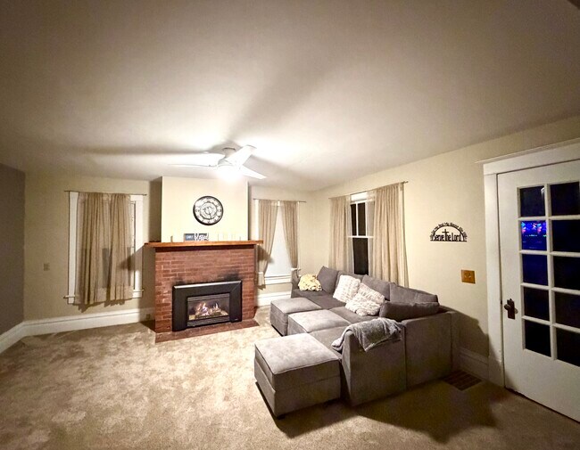 Foto del edificio - 323 S Janesville St