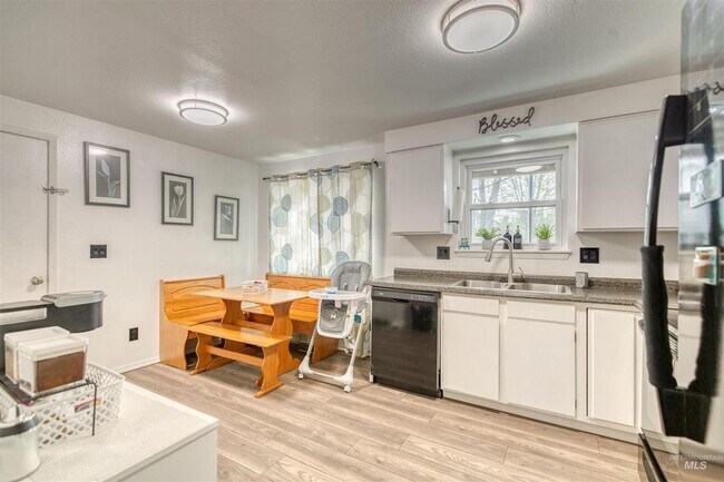 Foto del edificio - Cozy Single-Level Home in Quiet Neighborhood