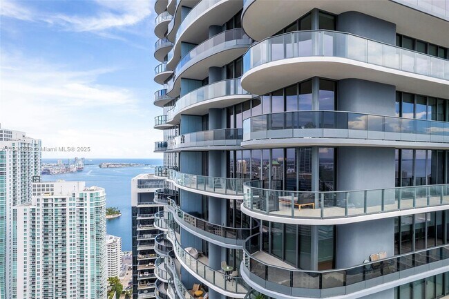 Building Photo - 1000 Brickell Plaza