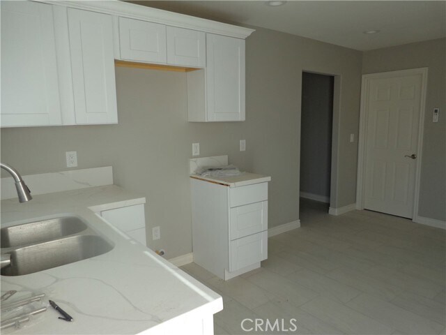 Foto del edificio - 8956 Hickory Ave
