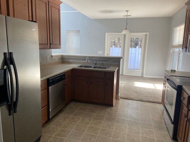 Foto del edificio - 640 Summer Hill