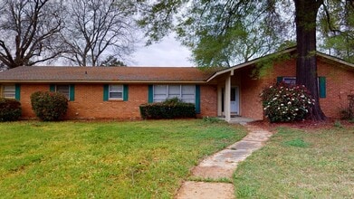 Building Photo - 3252 Cheltenham Dr