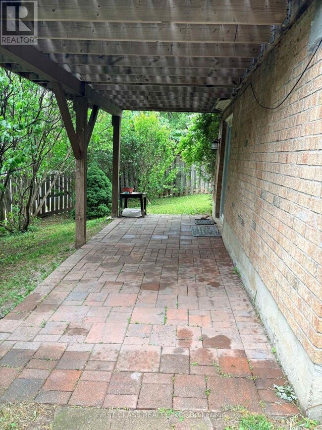 Building Photo - 114 Sheldrake Ct