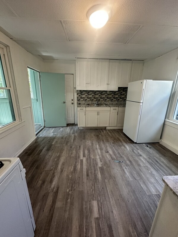 Foto del edificio - 2180 W 83rd St