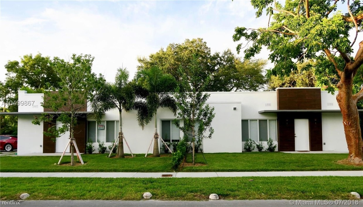 3 br, 2 bath House - 9634 NW 2nd Ave Photo