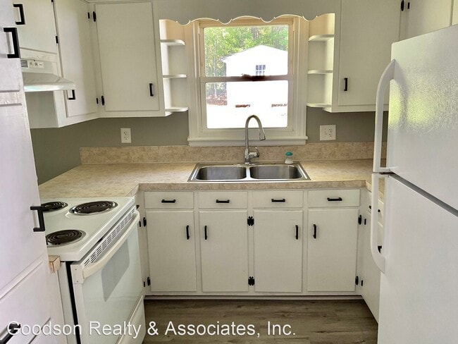 Building Photo - 3 br, 1 bath House - 2067 Lithia Springs Road