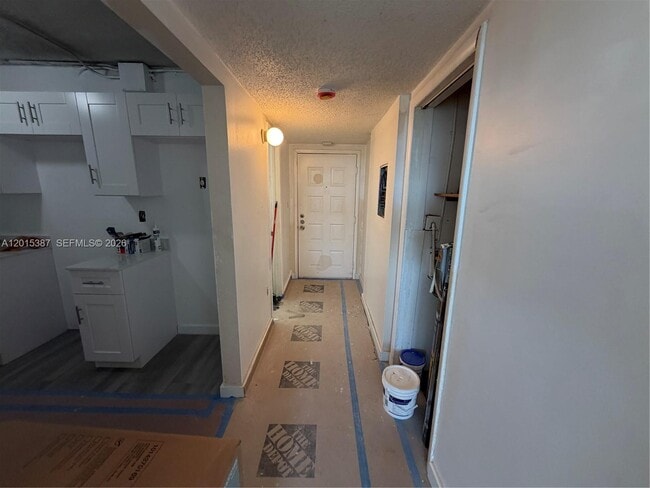 Building Photo - 6930 Miami Gardens Dr