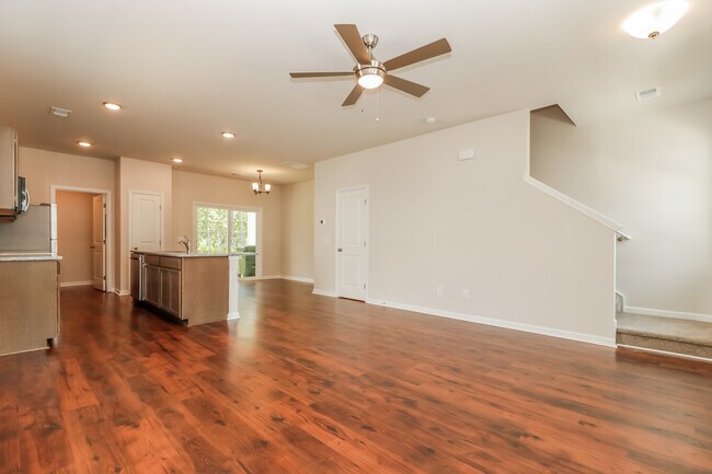 Building Photo - 155 Morning Line Dr, Moncks Corner, SC