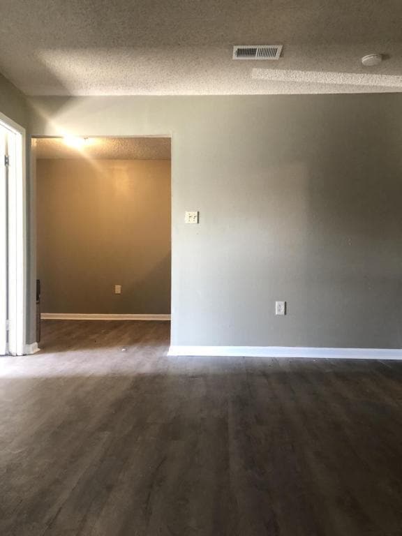 Foto del edificio - 2025 Sherwood Meadow Dr