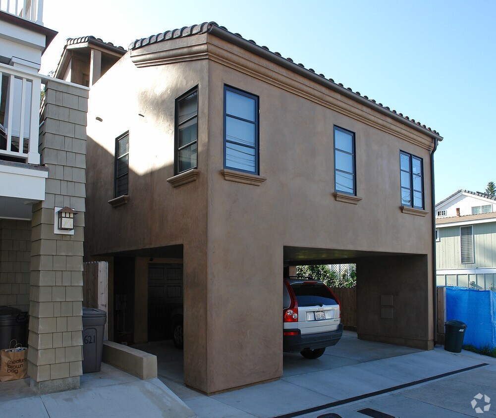 Building Photo - 619 Poppy Ave