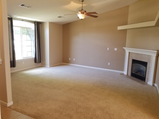 Building Photo - 4057 Saffron Way