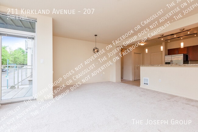 Building Photo - 211 Kirkland Ave