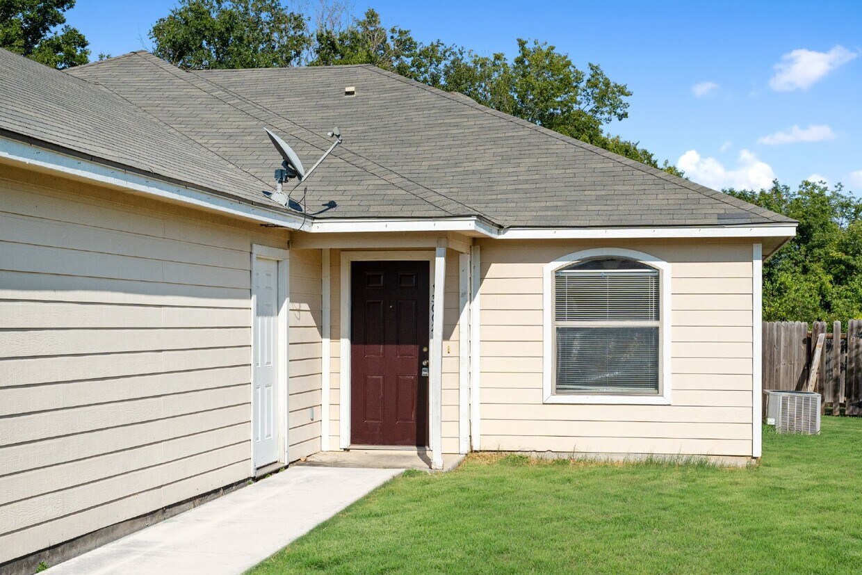 Foto principal - 13002 O'Connor Cove