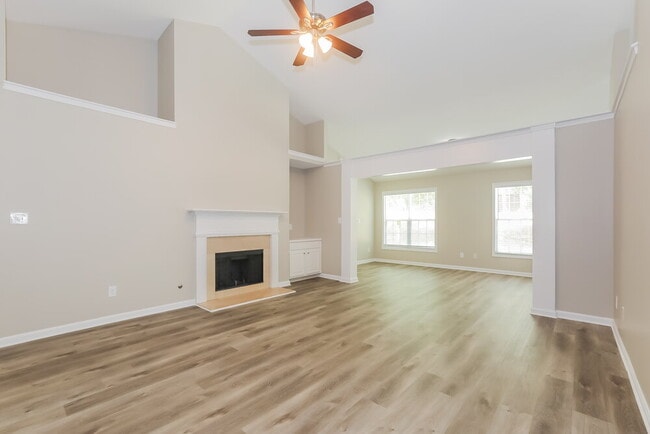 Building Photo - 420 Eglington Tr