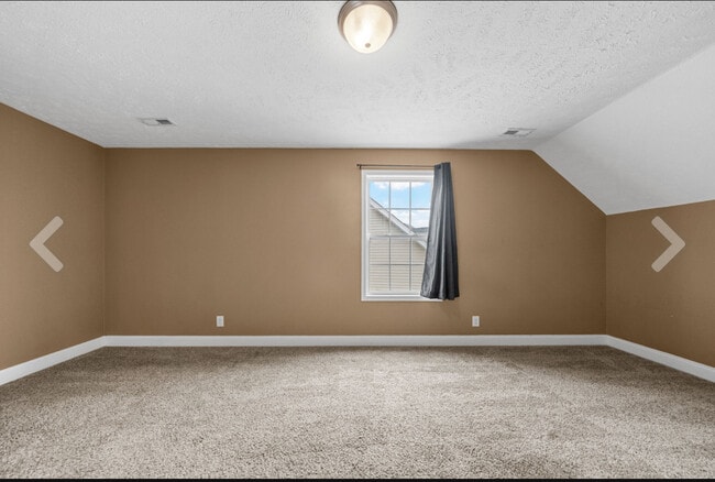 Building Photo - 546 Falkland Cir