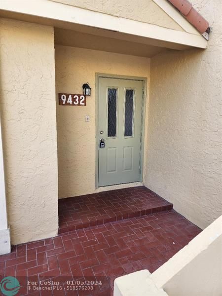 Foto principal - 9432 NW 39th St