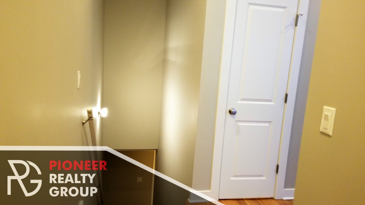 Foto principal - 751 W Buckingham Pl