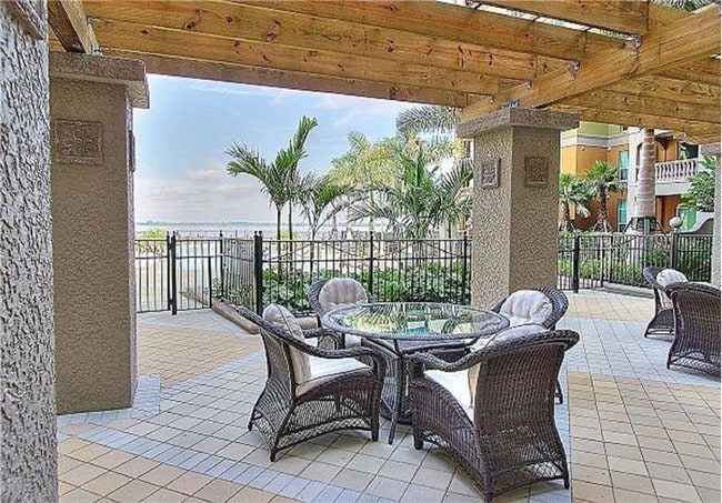Foto del edificio - 2825 Palm Beach Blvd
