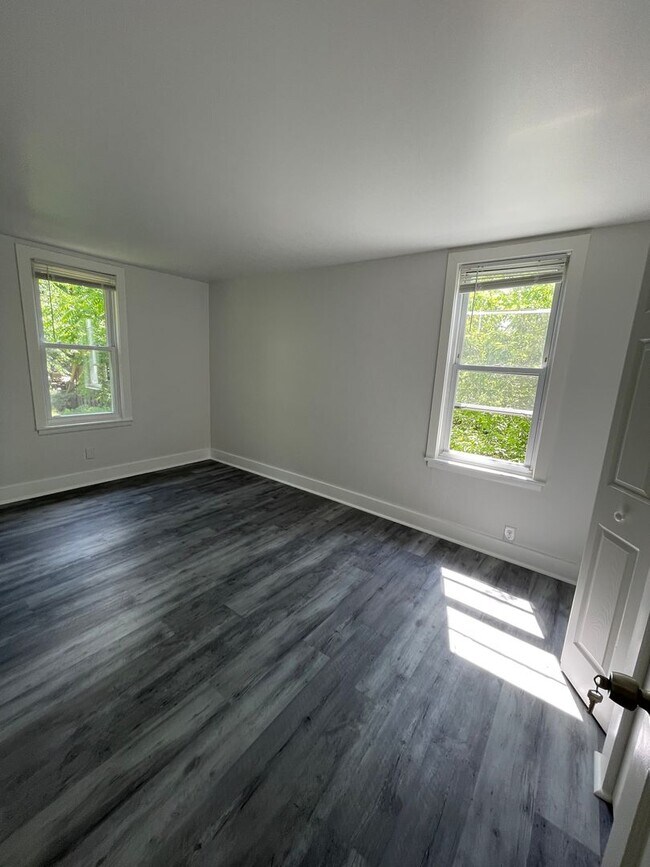 Foto del edificio - Brand New 5 bedroom 2 Bathroom
