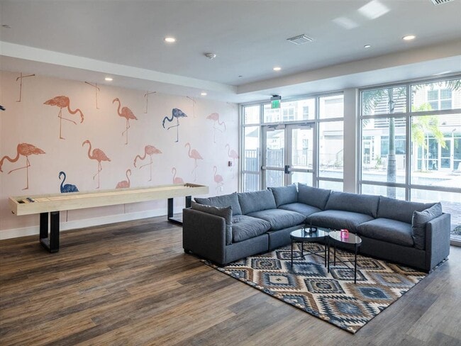 Building Photo - 10X Tarpon Springs