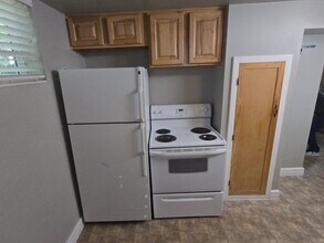 Building Photo - 213 E Coatsville Ave
