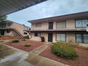 Building Photo - 595 N Royal Crest Cir