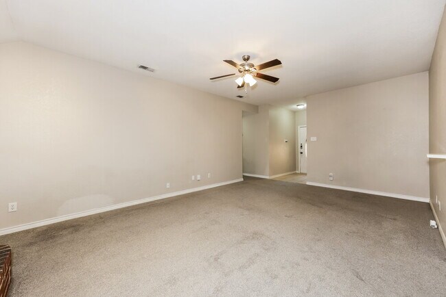 Foto del edificio - 1232 Clay Ln