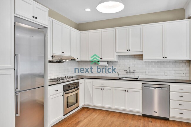 Foto del edificio - 1 BED & 1 BATH CONDO FOR RENT