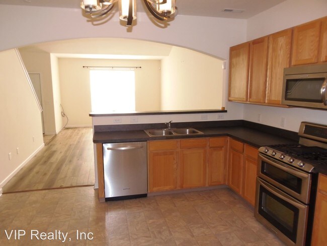 Building Photo - 2 br, 2.5 bath House - 1400 Gary Ganue Drive