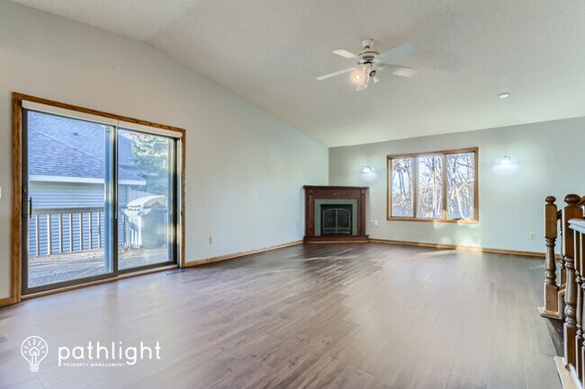 Foto del edificio - 937 5Th Avenue Sw, Forest Lake, MN, 55025