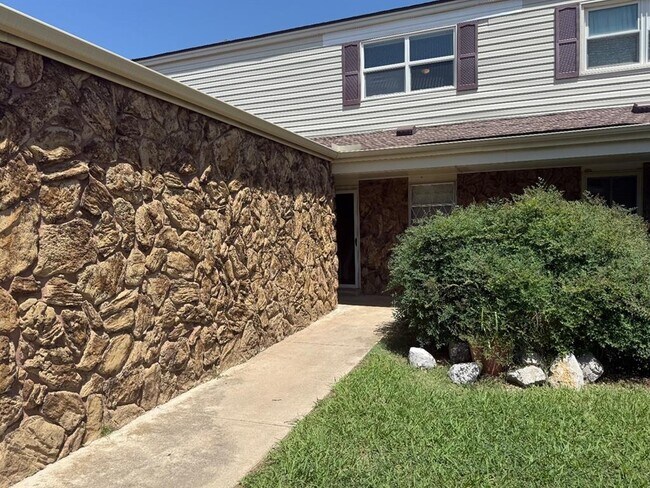 Building Photo - 3507 Wynn Cir