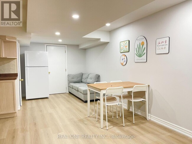Building Photo - 485 English Rose Ln