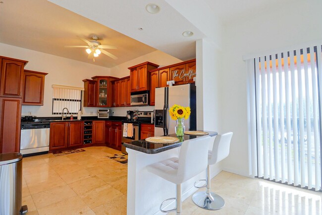 Building Photo - 1650 Presidential Way