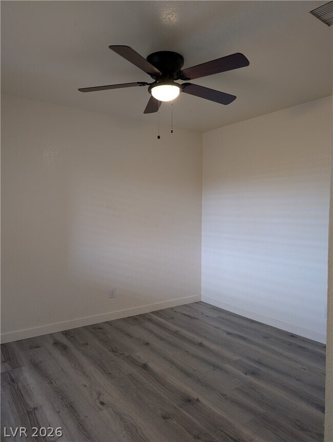 Foto del edificio - 4440 Woodpine Dr