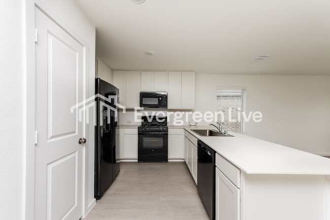 Foto del edificio - 1428 Merlin Blf St