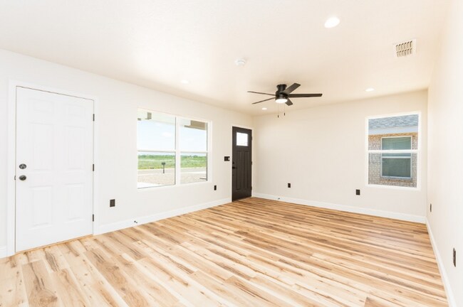 Foto del edificio - BRAND NEW 2 bed 2 bath home looking for its first occupants!