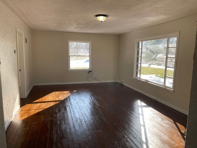 Building Photo - Lovely 3 Bedroom Southside Holland