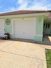 Building Photo - 98 Rickenbacker Dr