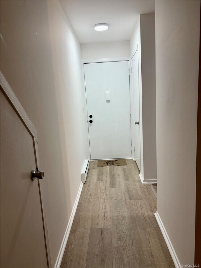 Foto del edificio - 1203 Village Dr