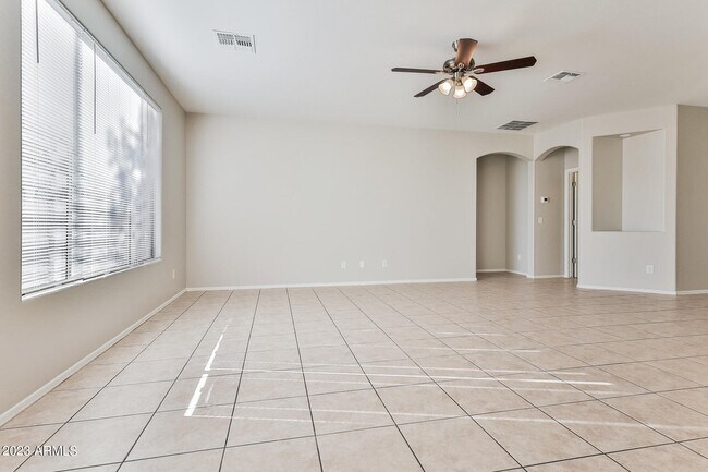 Foto del edificio - 2313 W Carter Rd
