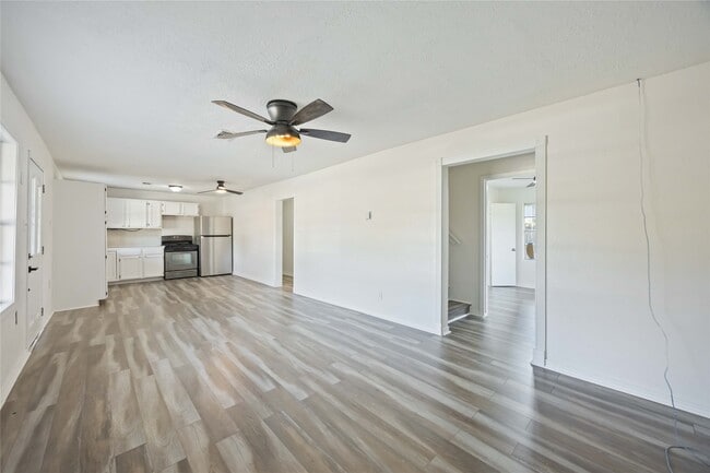 Building Photo - 3304 Bluefield Dr